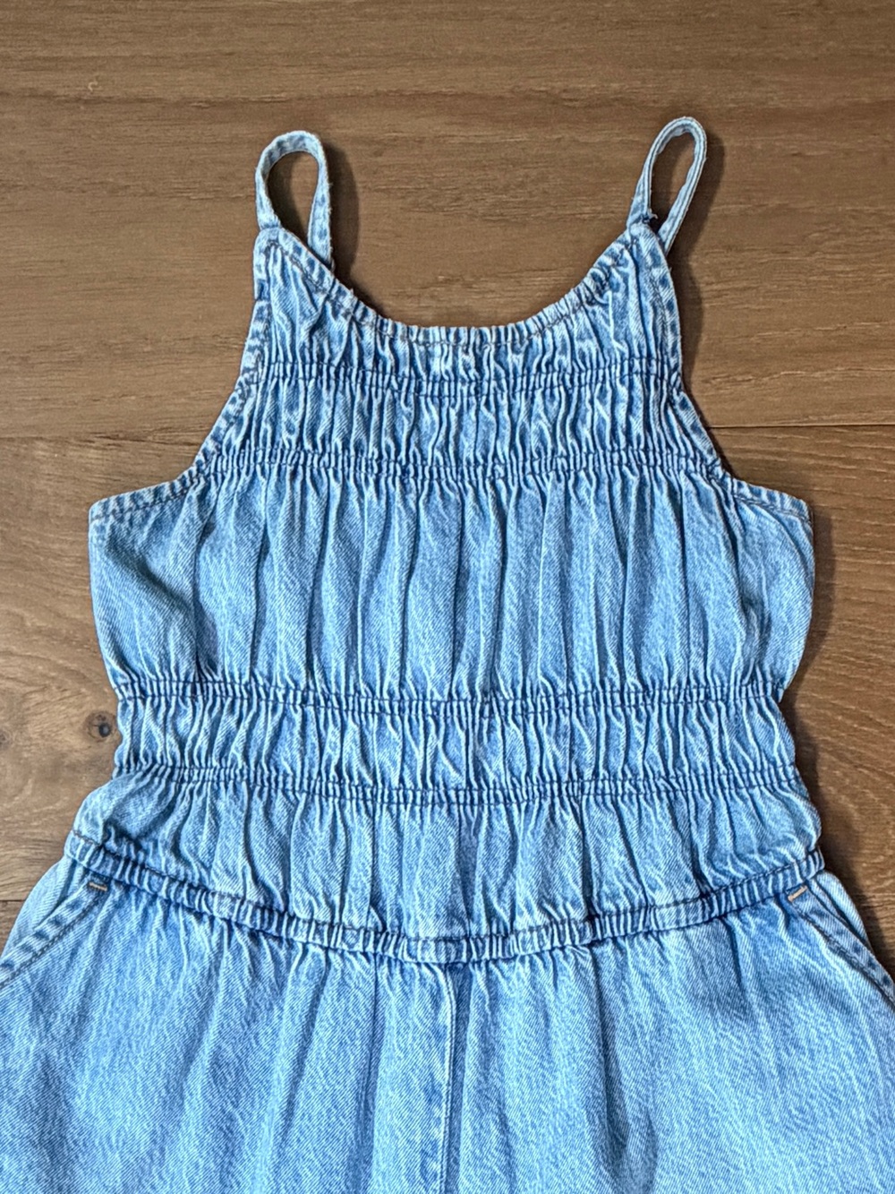 NWOT Abercrombie Kids Boho Preppy Wide Leg Denim Jumpsuit Smocked Girls Sz 11/12 - Picture 2 of 11